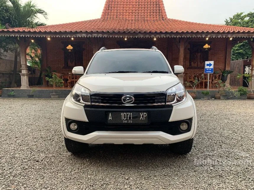 Jual Mobil Daihatsu Terios 2015 R 1.5 di DKI Jakarta Automatic SUV Putih Rp 135.000.000