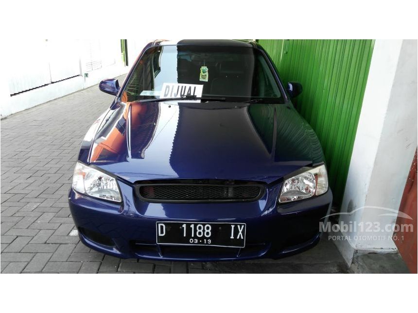  Vendo Hyundai Accent Verna GLS.  en West Java Blue Sedan Manual Rp.  .