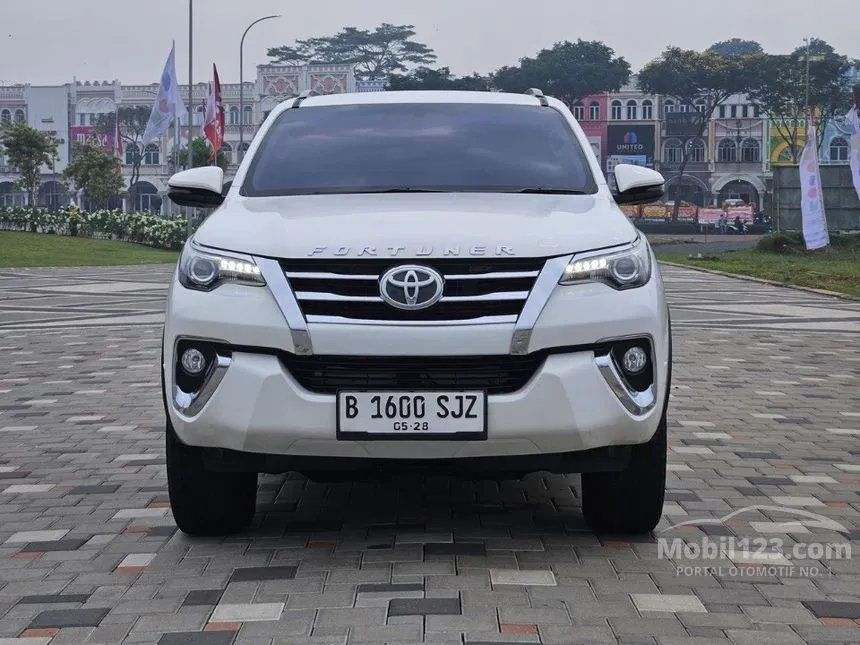 Jual Mobil Toyota Fortuner 2019 VRZ 2.4 di Banten Automatic SUV Putih Rp 367.000.000