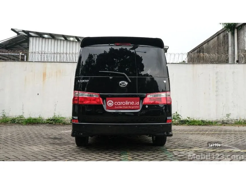 2011 Daihatsu Luxio X Van