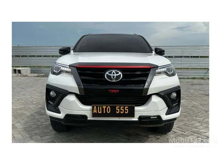 Jual Mobil Toyota Fortuner 2020 TRD 2.4 di Jawa Tengah Automatic SUV Putih Rp 475.000.000