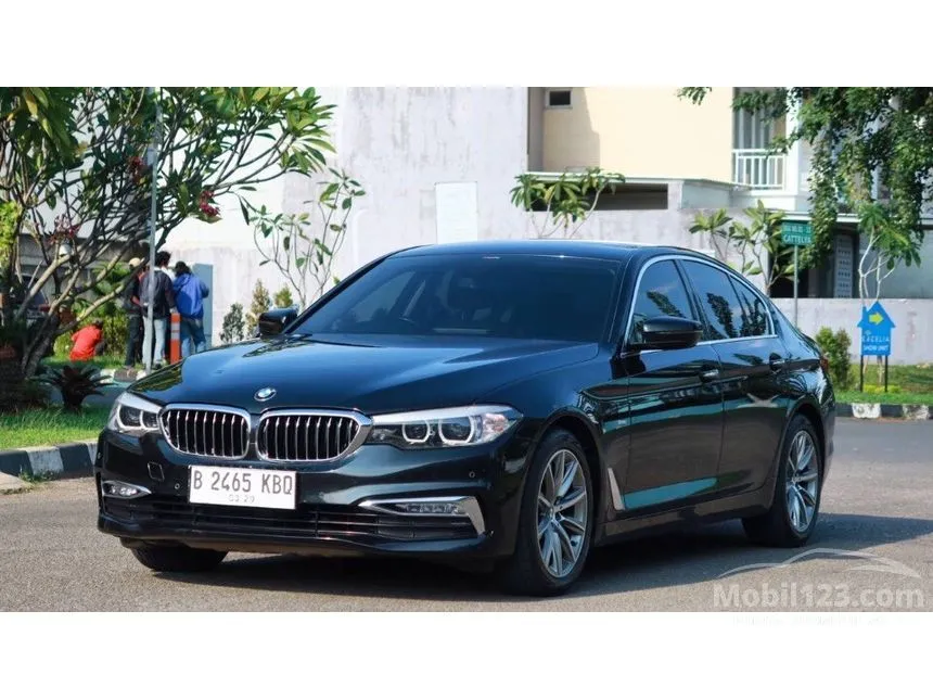 Jual Mobil BMW 520i 2018 Luxury 2.0 di Banten Automatic Sedan Hitam Rp 475.000.000