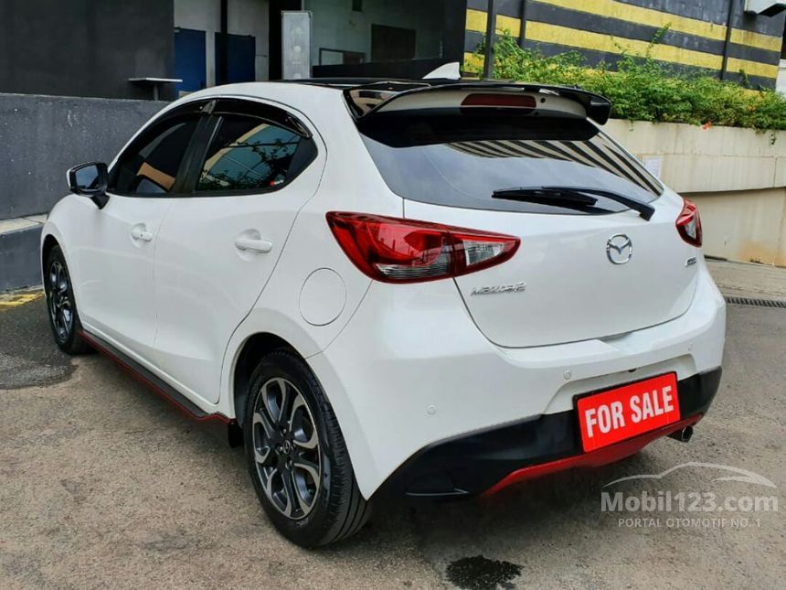 Jual Mobil Mazda 2 2017 R 1.5 di DKI Jakarta Automatic Hatchback Putih