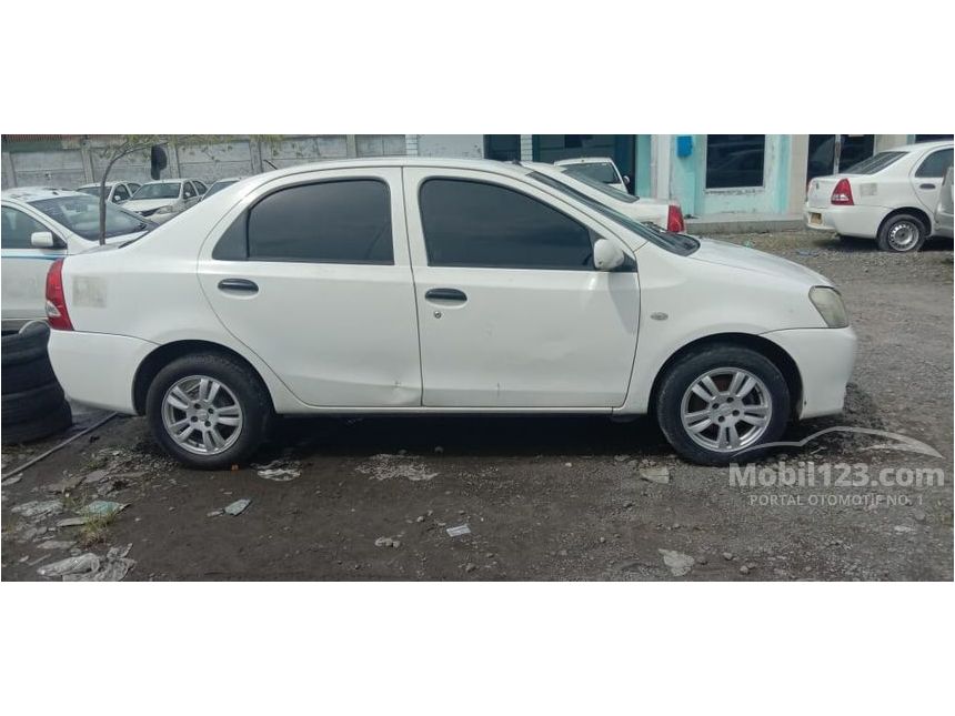 Jual Mobil Toyota Etios 2013  1 5 di Sumatera Utara Manual 