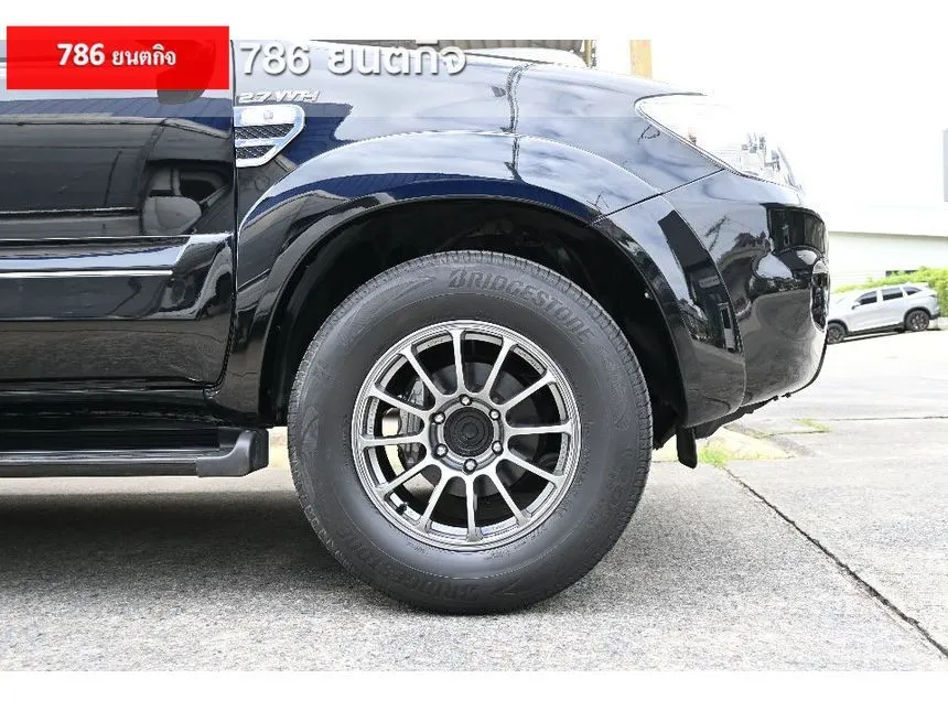2011 Toyota FORTUNER V SUV