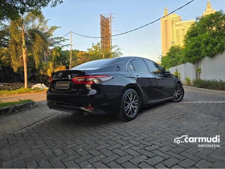 2022 Toyota Camry V Sedan