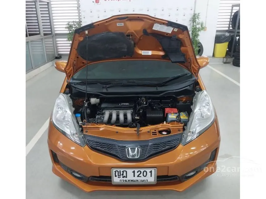 2011 Honda JAZZ SV Hatchback