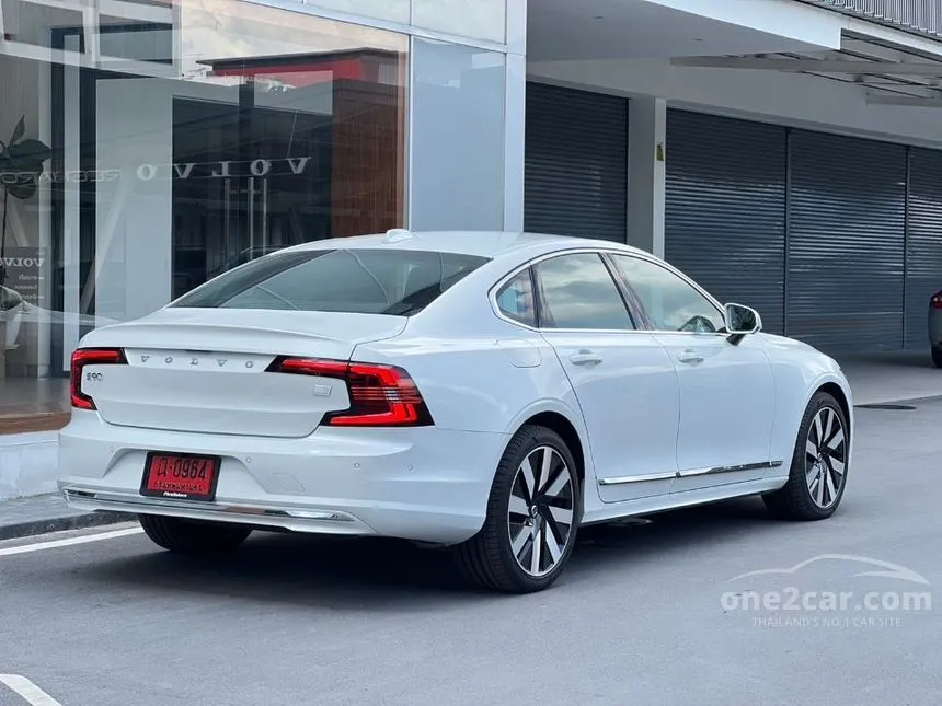 2024 Volvo S90 Recharge Ultimate T8 Sedan