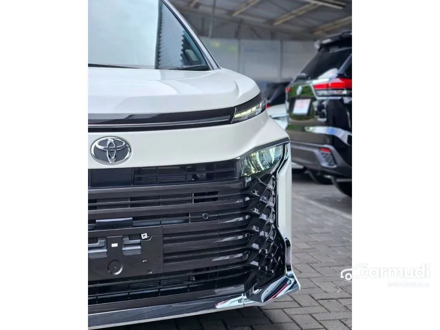 2025 Toyota Voxy (Premium Color) MPV