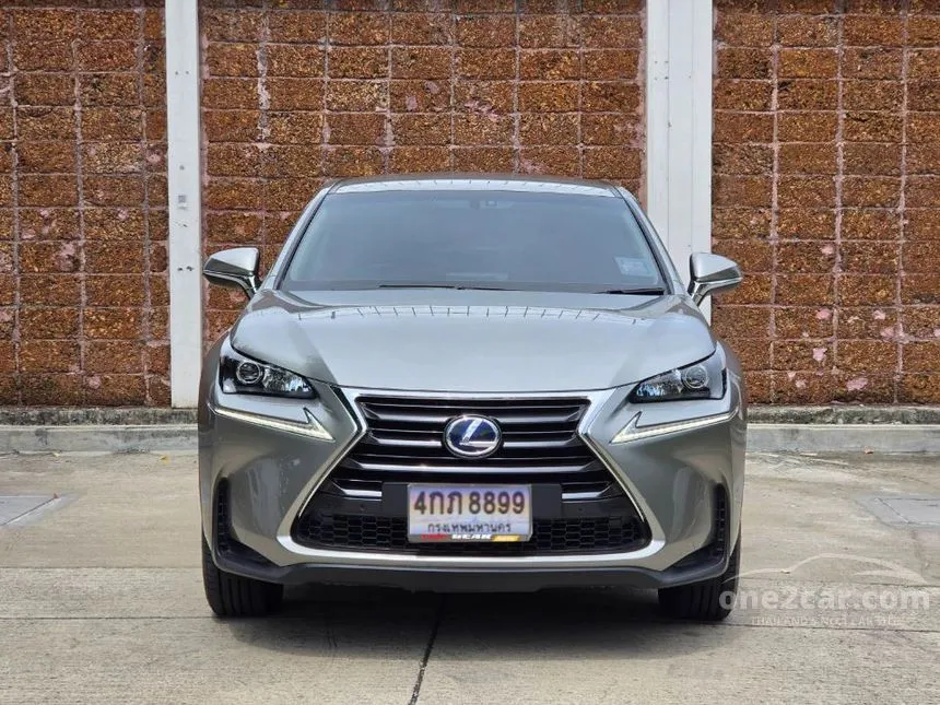 2015 Lexus IS300h Luxury Sedan