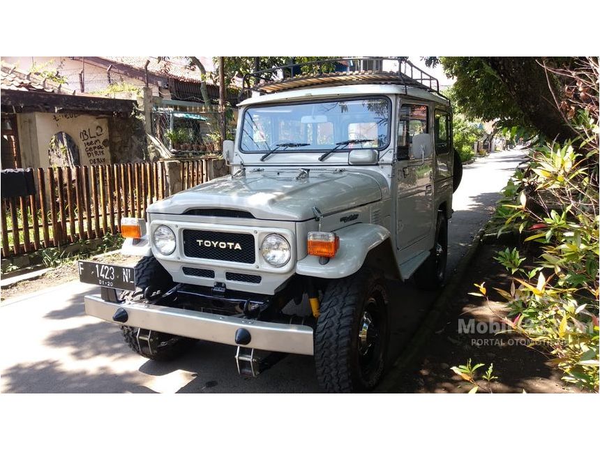 Jual Mobil  Toyota  Hardtop  1977 Fj40 4 2 Manual 4 2 di Jawa 