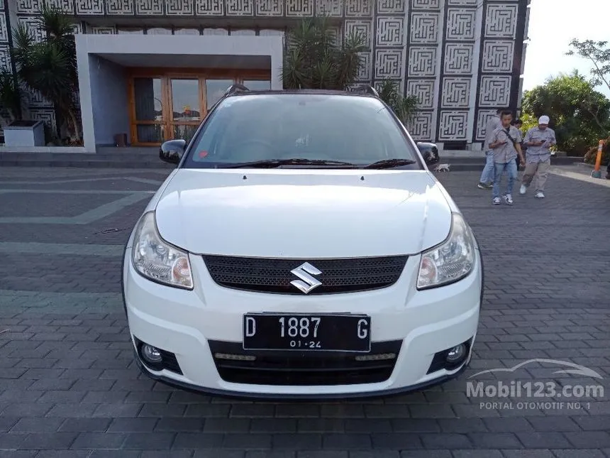 Jual Mobil Suzuki SX4 2009 Cross Over 1.5 di Jawa Barat Manual Hatchback Putih Rp 90.000.000