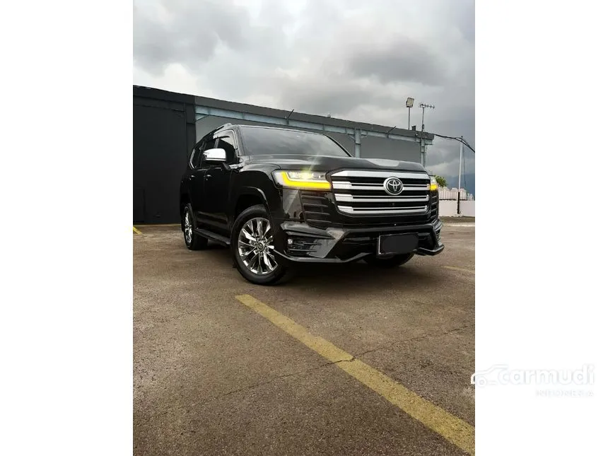 Jual Mobil Toyota Land Cruiser 2023 300 VX