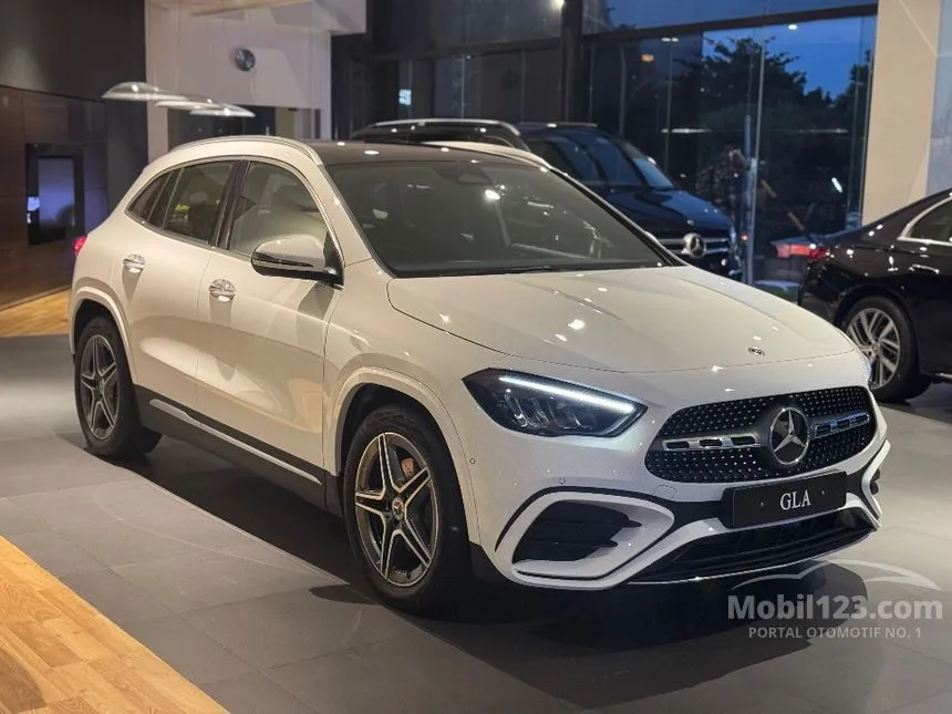 2025 Mercedes-Benz GLA200 AMG Line SUV