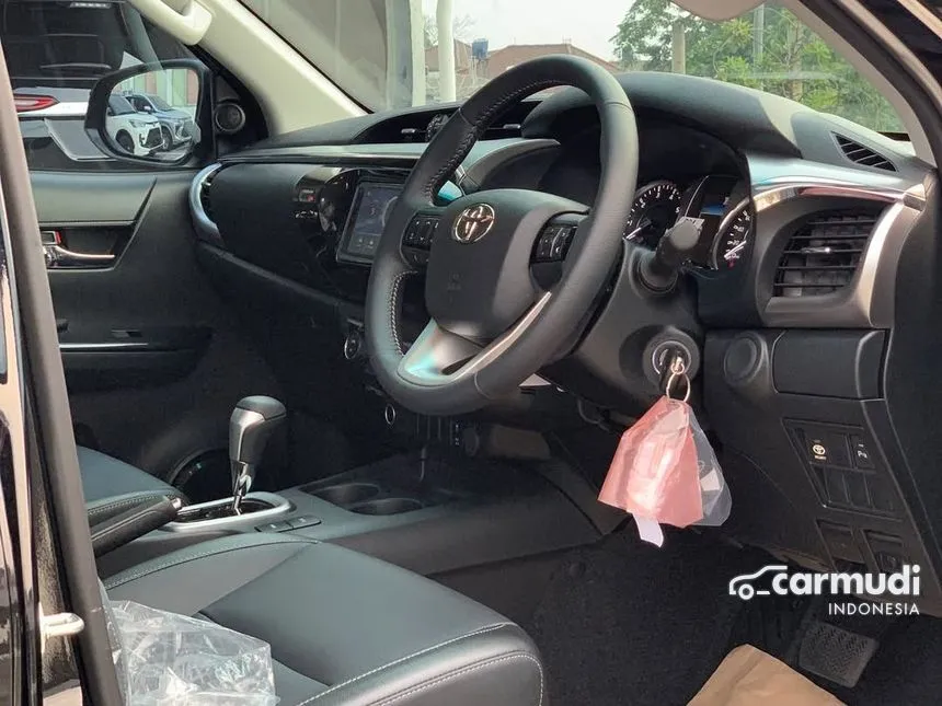 2025 Toyota Hilux V Pickup
