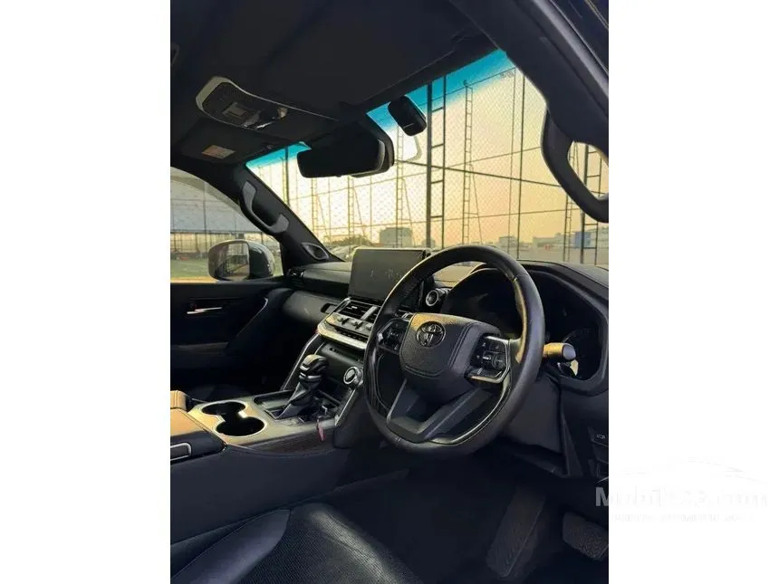 2023 Toyota Land Cruiser 300 VX-R SUV