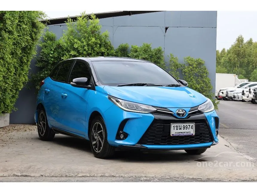 2020 Toyota YARIS Sport Premium Black Roof Hatchback