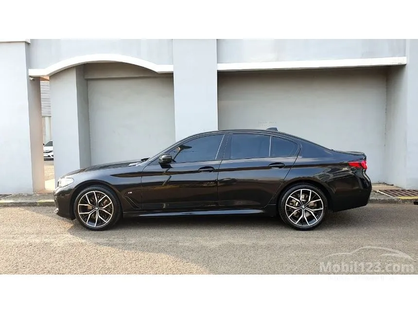 2023 BMW 520i M Sport Sedan