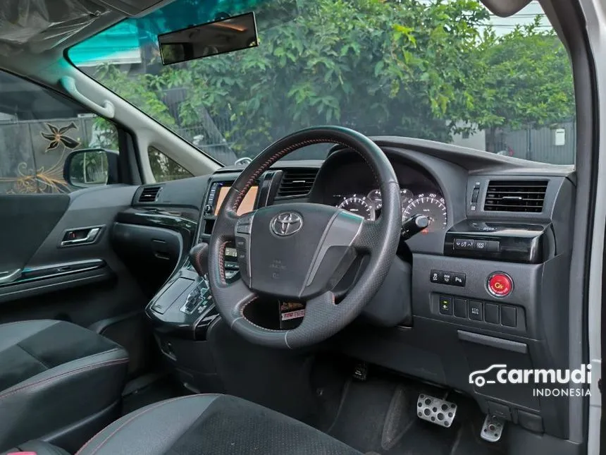 2013 Toyota Alphard S MPV