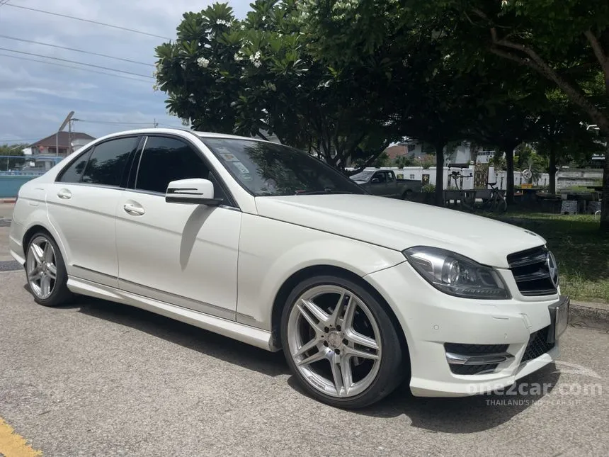 2013 Mercedes-Benz C250 Avantgarde CGI BlueEFFICIENCY Sedan