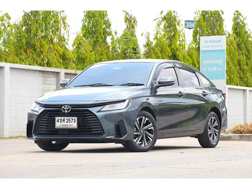2023 Toyota Yaris Ativ Premium Sedan