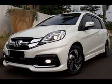 Honda mobilio RS MATiC 2015 putih tgn`01 TERAWAT