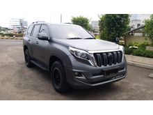 Toyota Land Cruiser Prado 2.7 AT Bensin 4x4 CBU IU Hitam Cutting Sticker Grey 2009 Pemakaian 2010 (Upgrade Facelift Bodykit Modelista Model 2015)