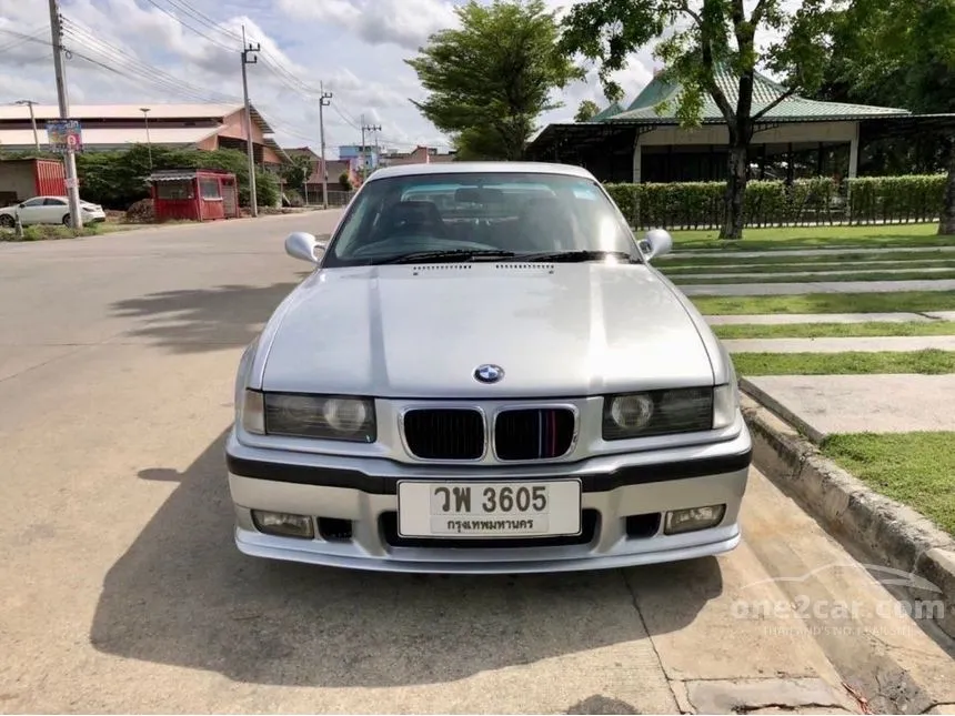 1993 BMW 320i Coupe