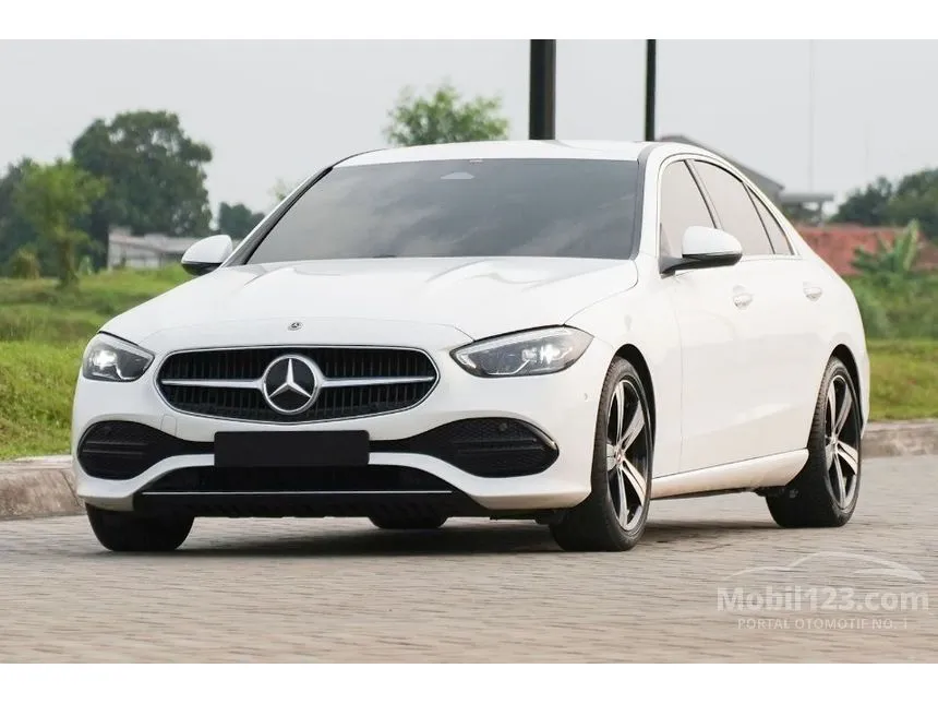 2022 Mercedes-Benz C200 Avantgarde Line Sedan