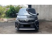 2019 Toyota Voxy 2.0 MPV hitam sunroof km 39ribu