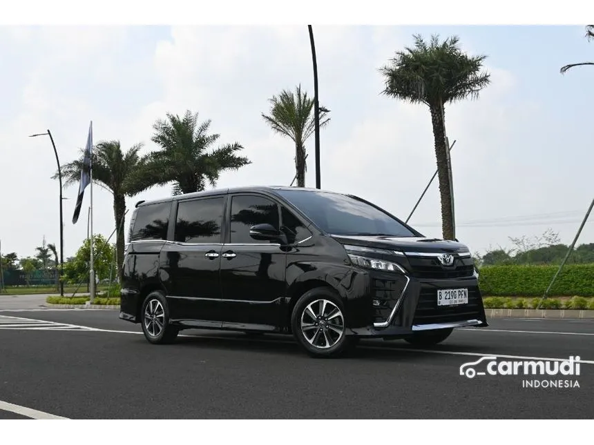 2018 Toyota Voxy MPV