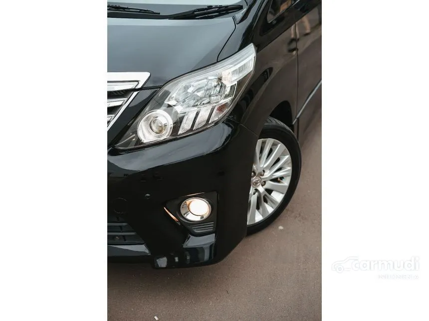 2012 Toyota Alphard S MPV