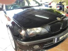 2003 BMW 330i 3.0 Sedan