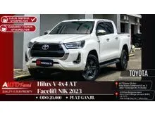 2023 Toyota Hilux 2.4 V Double Cab 4X4 Pickup KM 20.000 New Hilux V 4x4 AT Facelift NIK 2023 Full Spec Electric Seat