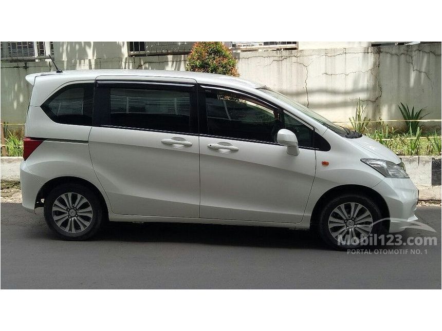 Jual Mobil  Honda  Freed  2012 S 1 5 di Jawa Barat Automatic 