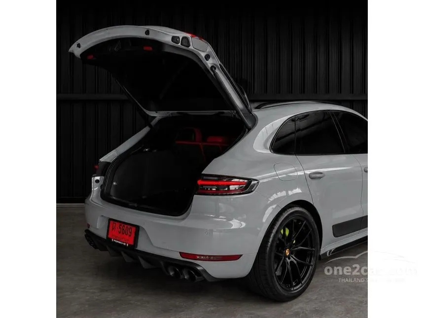 2021 Porsche MACAN SUV