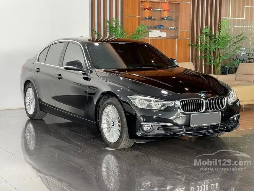 Jual Mobil BMW 320i 2018 Luxury 2.0 di Banten Automatic Sedan Hitam Rp 505.000.000