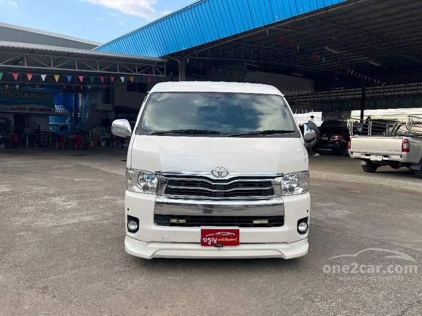 2011 Toyota Ventury V Van