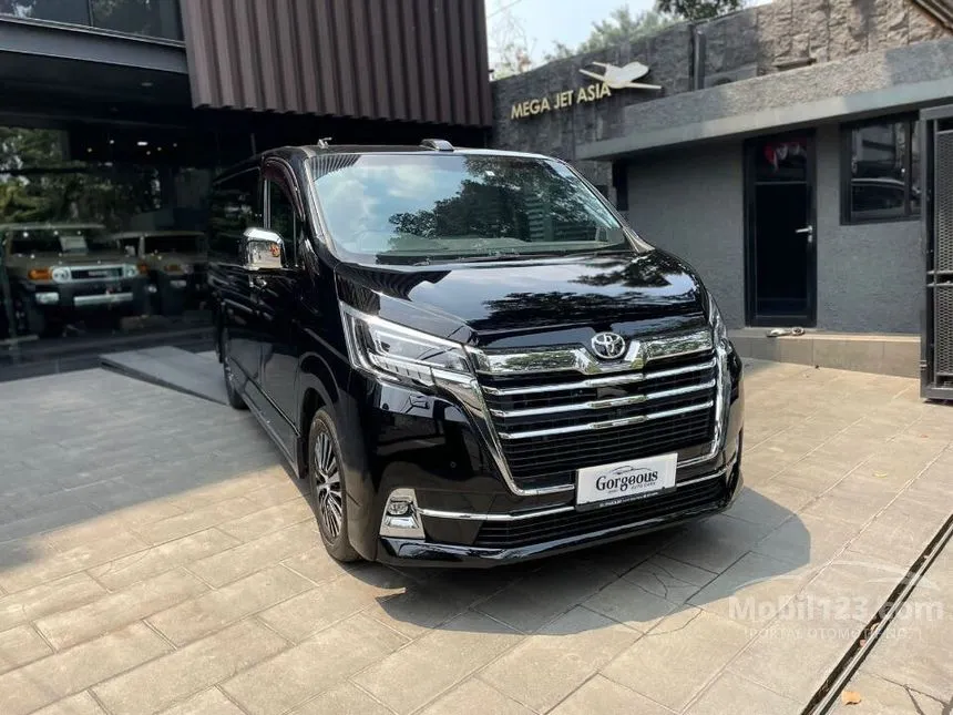 2024 Toyota GranAce G Wagon