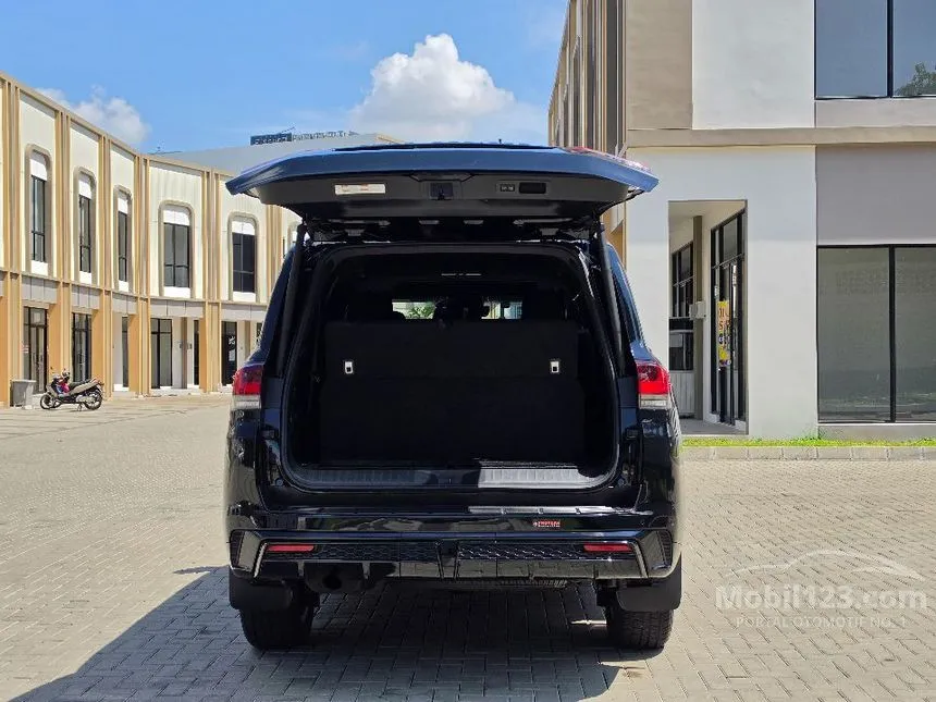2024 Toyota Land Cruiser 300 VX-R SUV