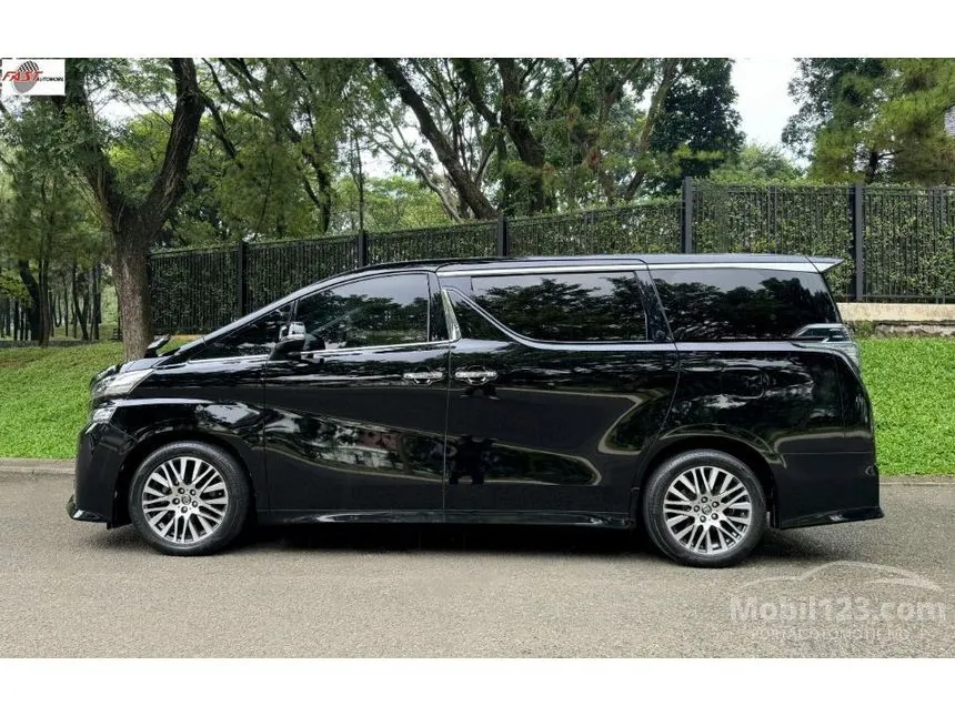 2015 Toyota Vellfire Z MPV