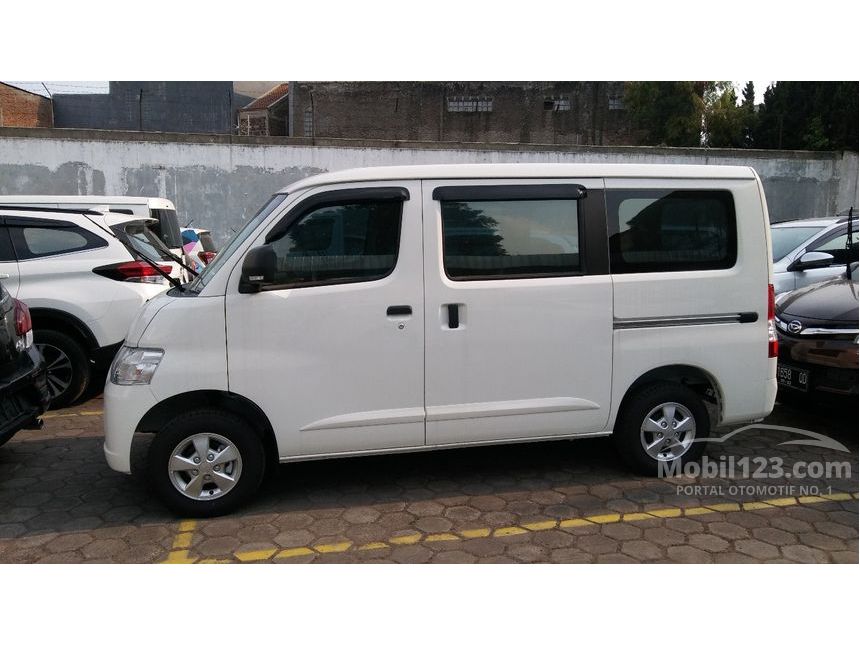 Jual Mobil  Daihatsu Gran  Max  2021 D 1 3 di Jawa  Barat  