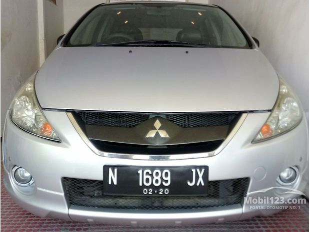 Mitsubishi Grandis Mobil Bekas Baru dijual di Indonesia 