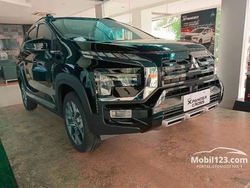 Jual Mobil Mitsubishi Xpander 2024 CROSS Premium Package 1.5 di Jawa Barat Automatic Wagon Hitam Rp 320.000.000
