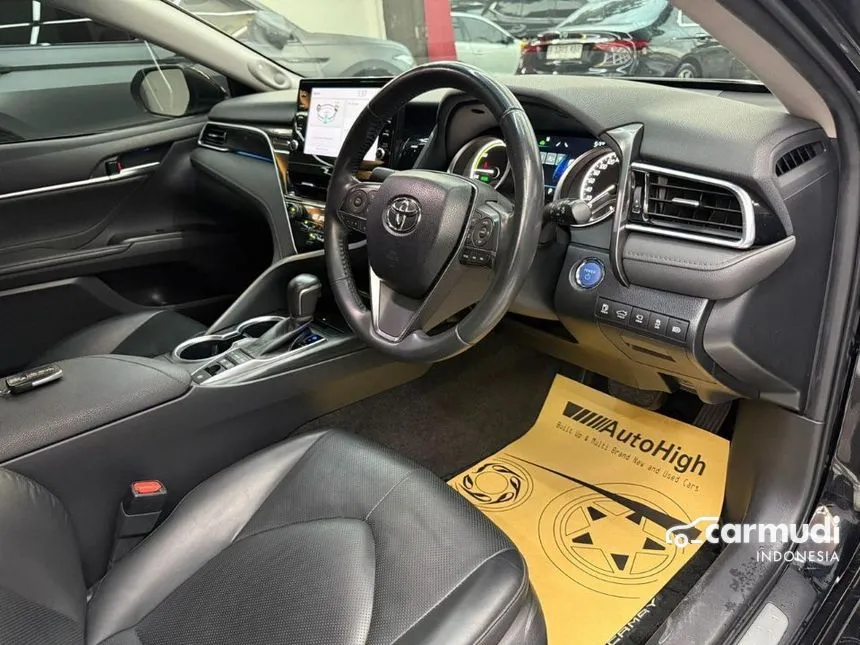 2021 Toyota Camry Hybrid Sedan