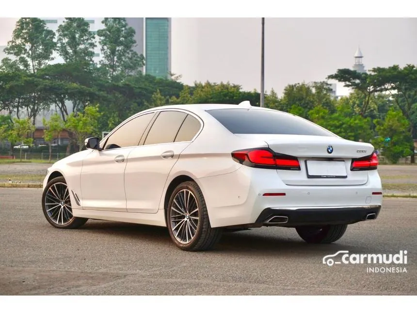 2022 BMW 530i Opulence Sedan
