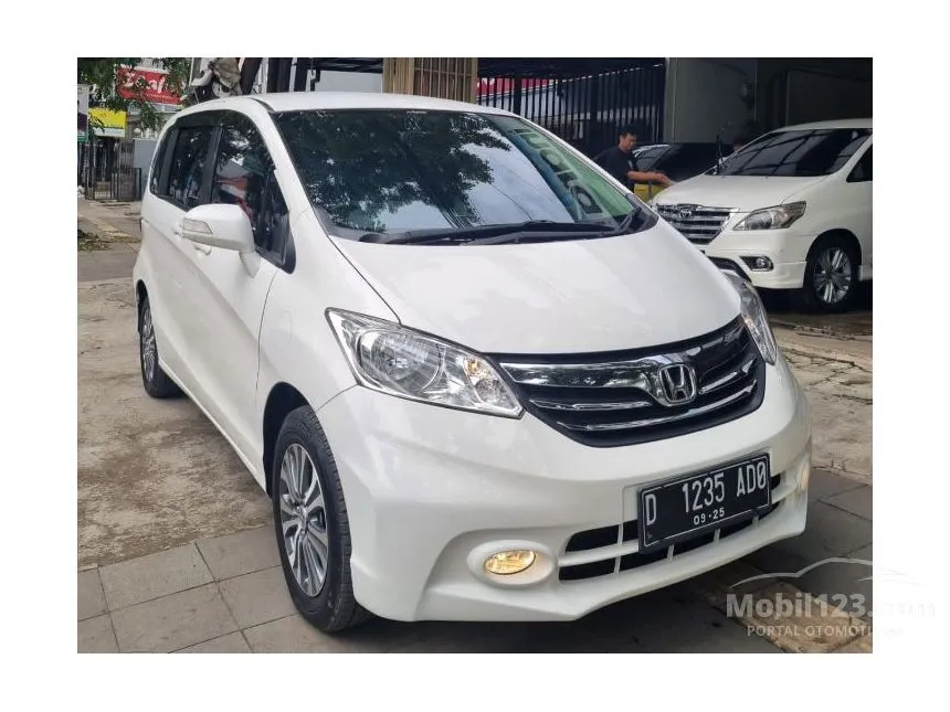 Jual Mobil Honda Freed 2015 S 1.5 di Jawa Barat Automatic MPV Putih Rp 189.000.000