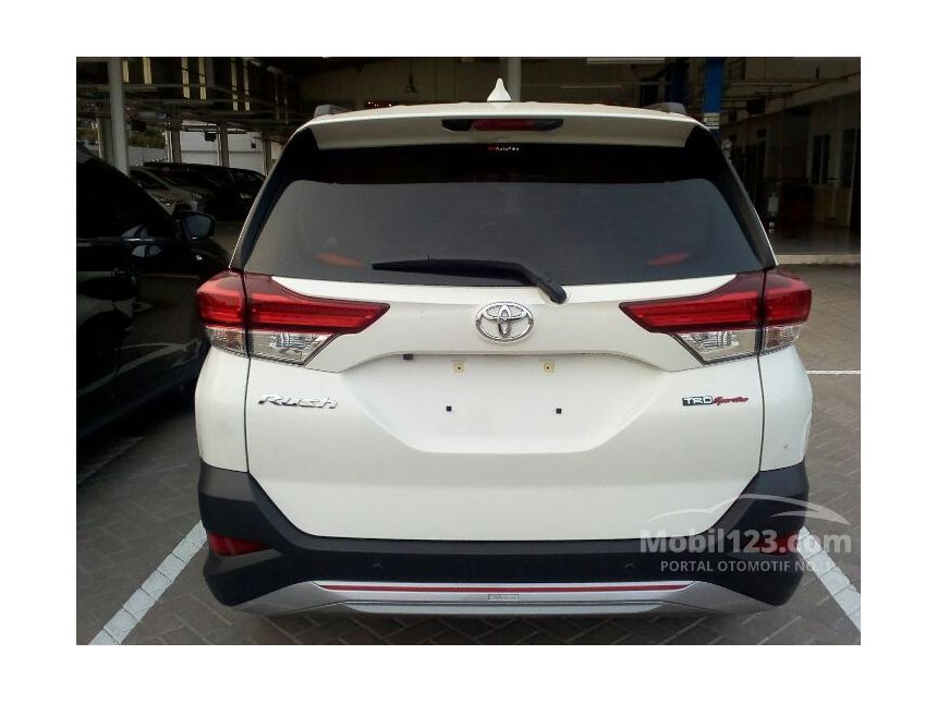 Jual Mobil  Toyota  Rush  2019 TRD  Sportivo  1 5 di Jawa Barat 