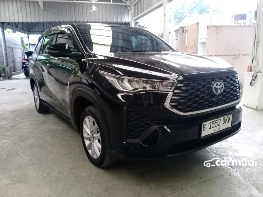 2022 Toyota Kijang Innova Zenix V HV MPV
