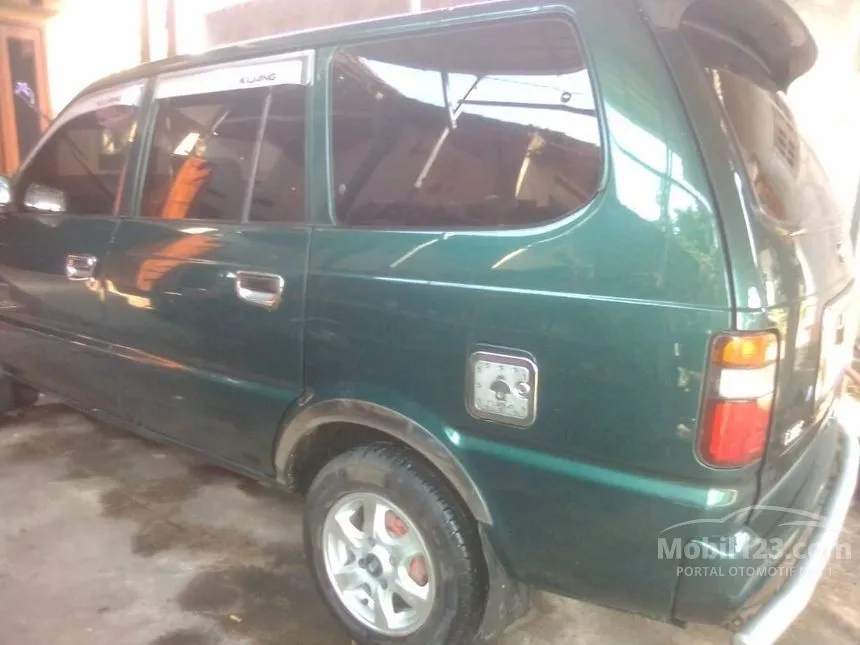 gallery_used-car-mobil123-toyota-kijang-lsx-mpv-indonesia_000005073889_ebc24dc1_b818_4a81_90d2_b44b15759170.jpeg.webp?smia=xTM